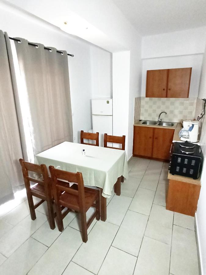 Villa Pouliezos Apartments Alykanas  Bagian luar foto