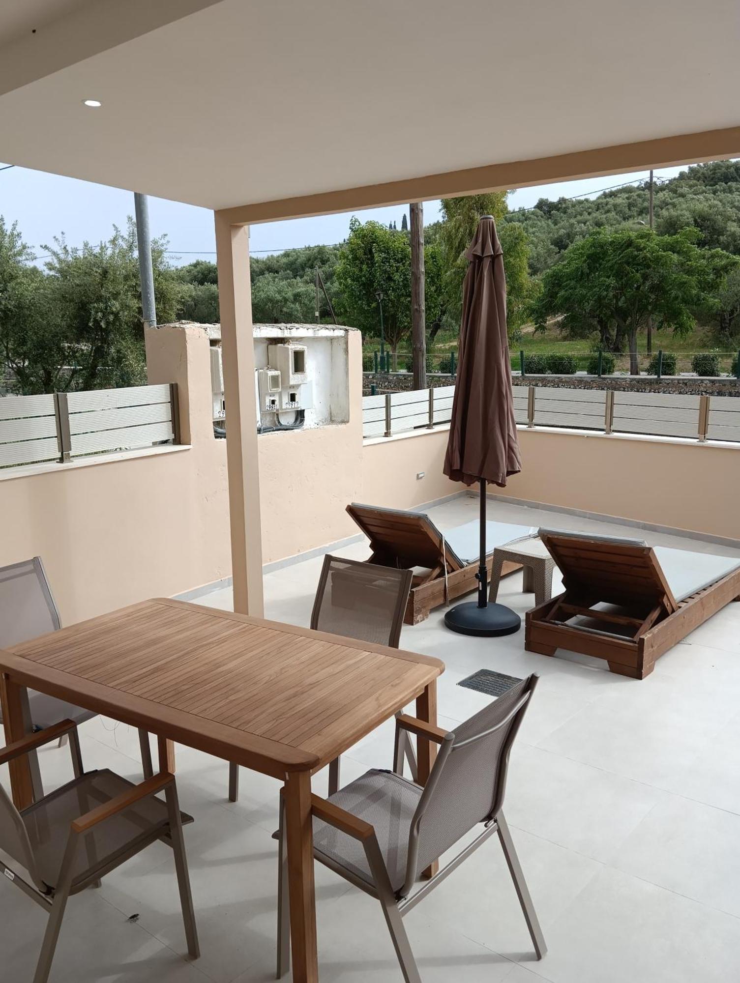 Villa Pouliezos Apartments Alykanas  Bagian luar foto