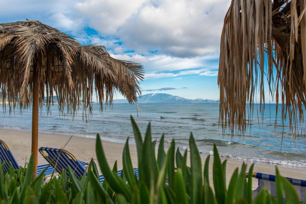 Villa Pouliezos Apartments Alykanas  Ruang foto